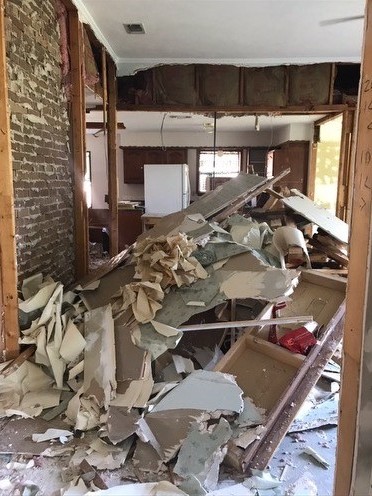 Living room remodel — before